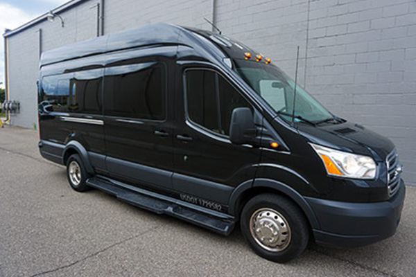 shuttle bus service for tours in Michigan